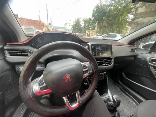 Peugeot 208 2013 
