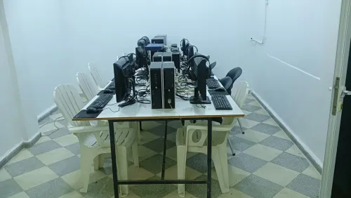 Matériel cyber counter strike 1.6 10poste (5ecran 22 +5ecran 19)