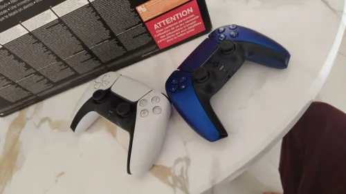 Ps5 slim digital avec deux manettes