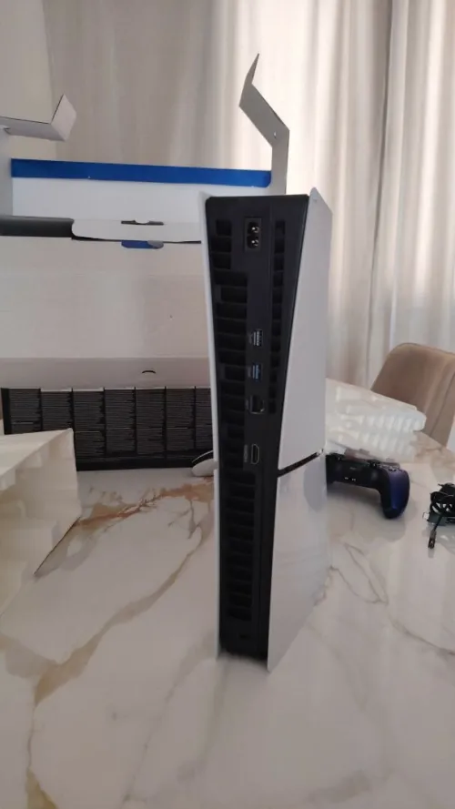 Ps5 slim digital avec deux manettes