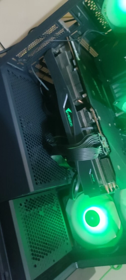 RX 5700 XT 8 gb Gigabyte 3 fan