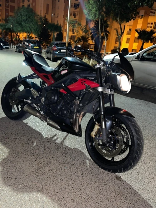 Triumph Street triple 675R 2015