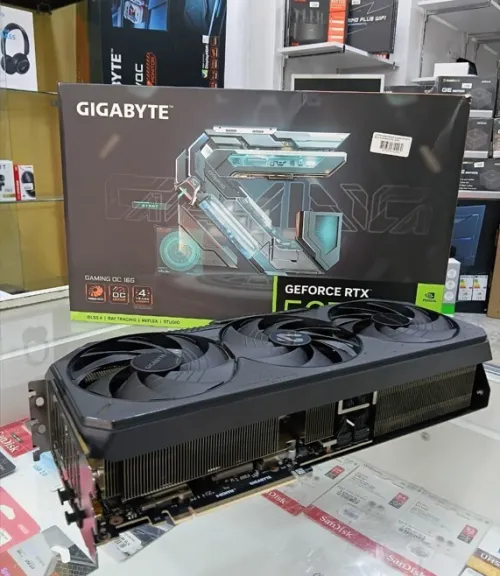 GIGABYTE RTX 5070 TI GAMING OC 16GO