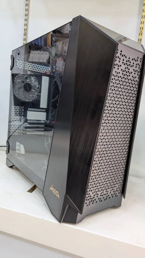 BOITIER MSI MAG PROSPECT 700R écran LED tactile 4.3"