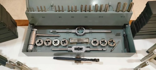 Coffret de tarauds et de filières volkel 