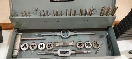 Coffret de tarauds et de filières volkel 