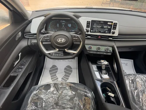 Hyundai Elantra 2025 Glx