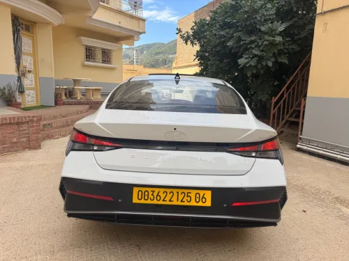Hyundai Elantra 2025 Glx
