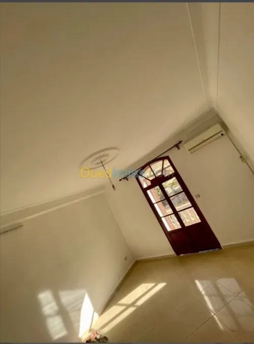 Location Appartement Niveau de villa F5 Alger Dely brahim