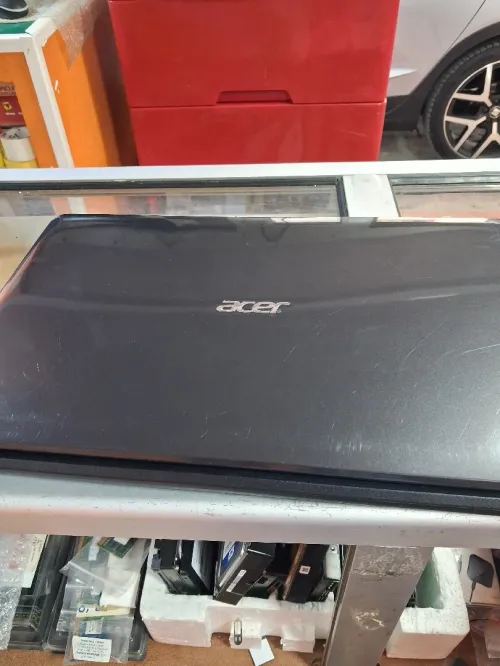 Acer Q5WV1. i5, 8Go de ram et 500 Go de disque
