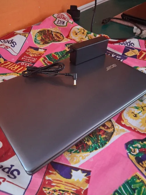 Acer E1-572G