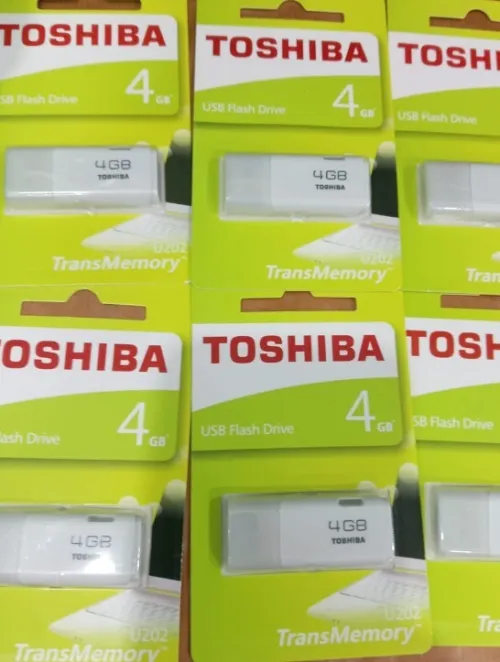 FLASH DISQUE ADATA 4 GB  ASA 8 GB TOSHIBA 4 ET 8 GB
