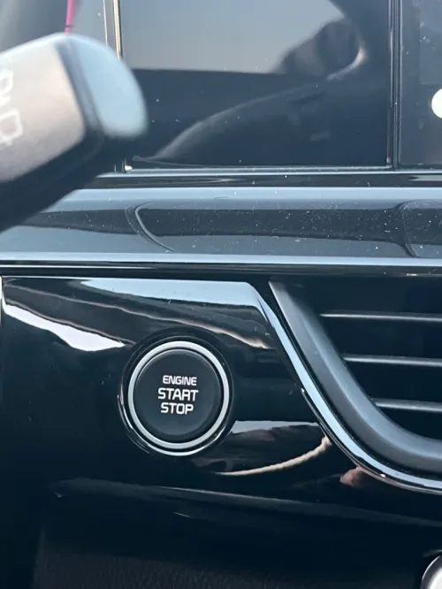Kia Seltos 2025 Luxury black roof