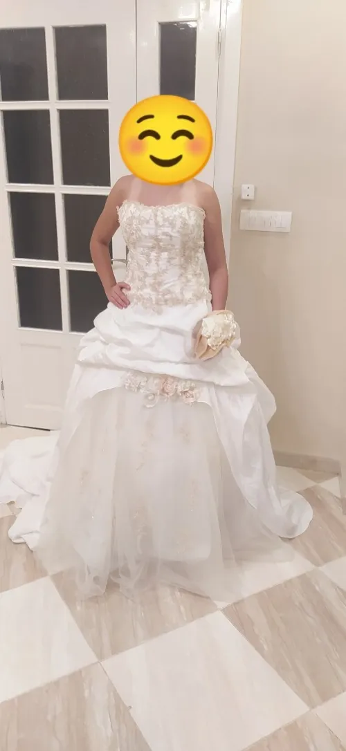 Robes blanches pour marié à vendre فساتين اعراس للبيع 