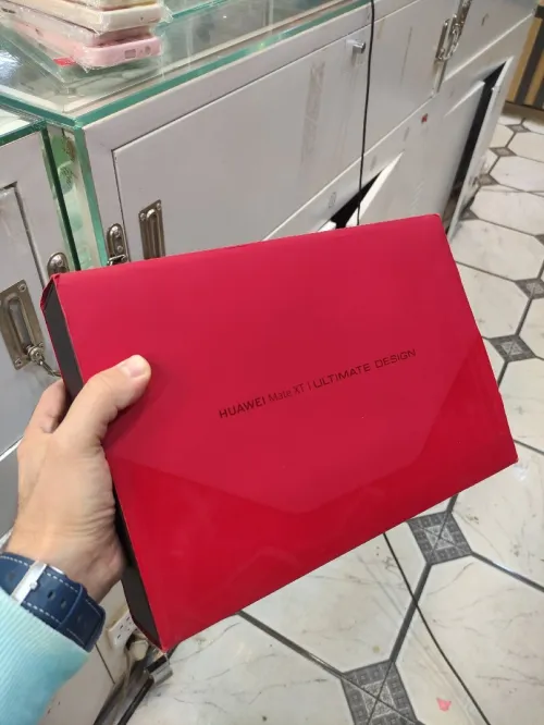 HUAWEI Mate XT ULTIMATE DESIGN