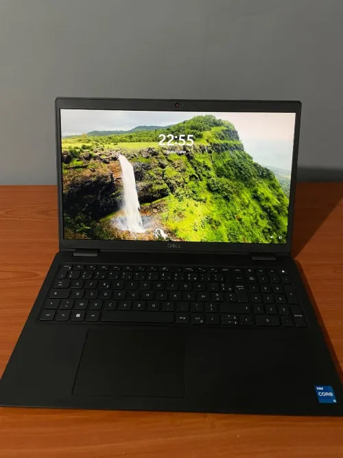 Dell latitude 3520 i5 1135G7 ram 16GB 256 SSD 15,6 FHD