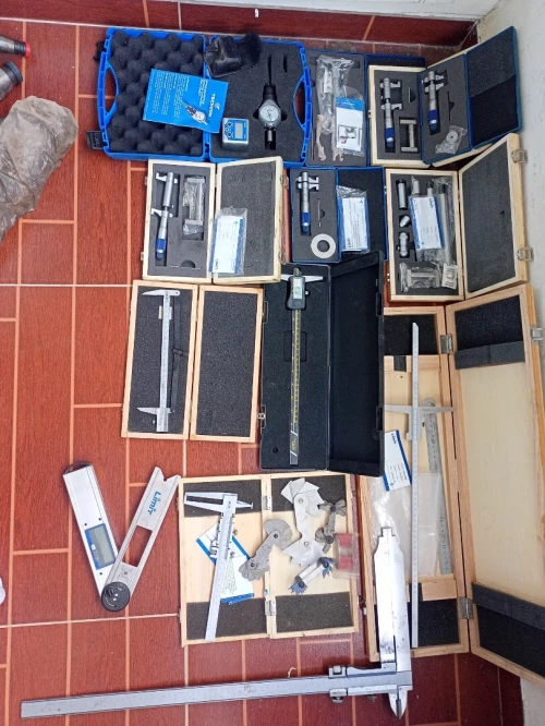 Vent un Lot d'outillage professionnel tour fraiseuse ادوات الخراطة، تور