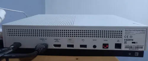 xbox one s 1to tres bon état 