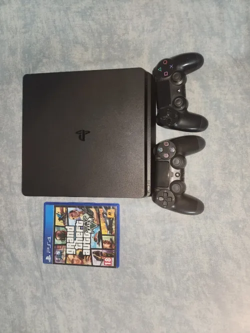 Ps4slim avec manette originale +manette +gta5
