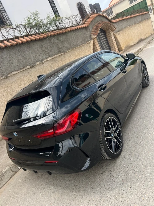 BMW Série 1 2023 M performance