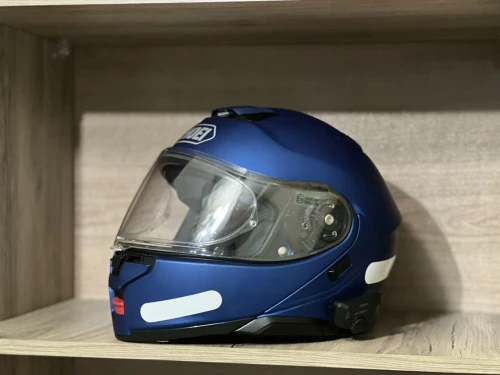 Casque shoei tai M plus blutoot cardou +baf Jbl