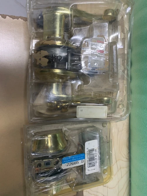 Poignée de porte en deux modèles 