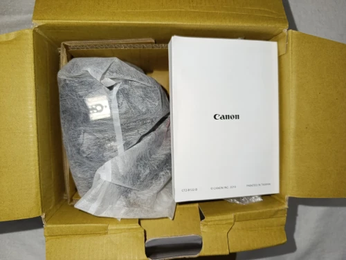 Camera canon eos 2000d