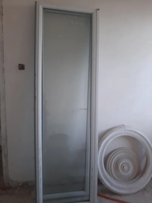 FENETRES ET PORTE FENETRE AVEC LEUR RIDAUX EN PVC