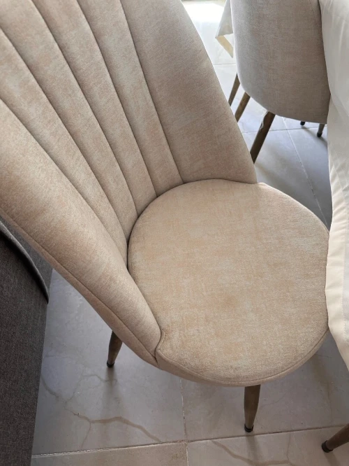 Table a mangé beige presque neuf
