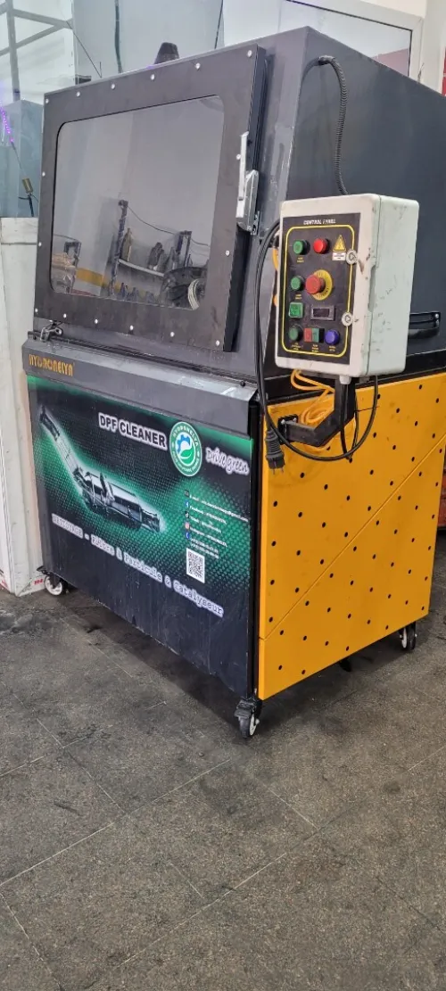 Machine nettoyage catalyseurs