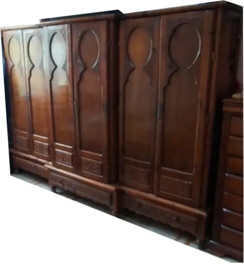 Armoire bois rouge 6 porte 