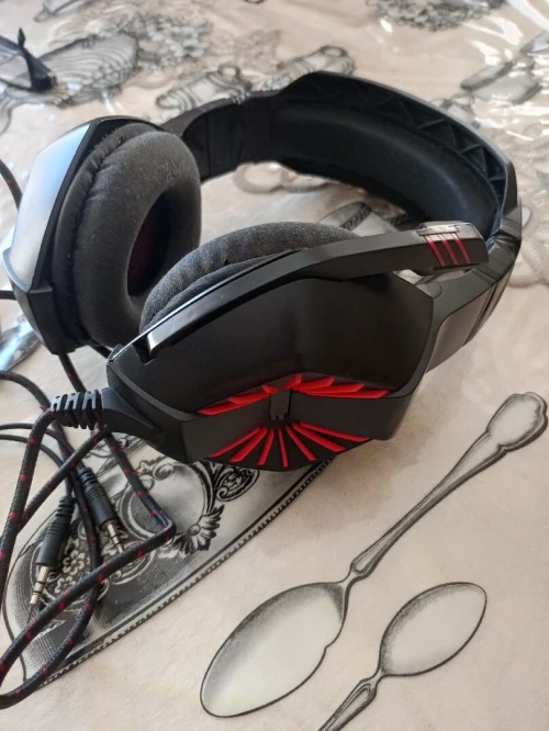 headphones 