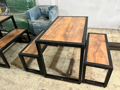 Banquette table pizzeria 
