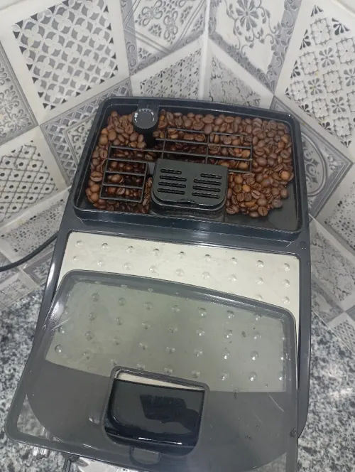 Cafetière Delonghi magnífica s 