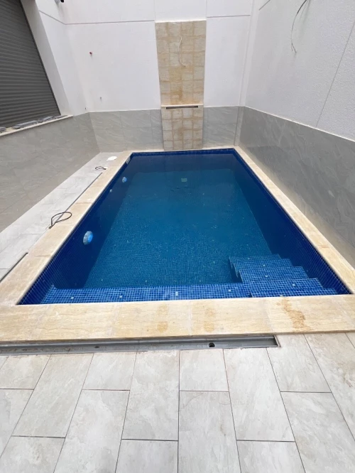 نجاز مسابح، جاكوزي وبيع معدات احترافية | Réalisation Piscine, Jacuzzi & Vente Équipements
