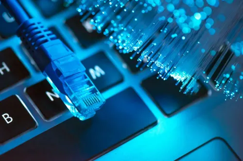 Installation réseau informatique, fibre optique et standards téléphonique