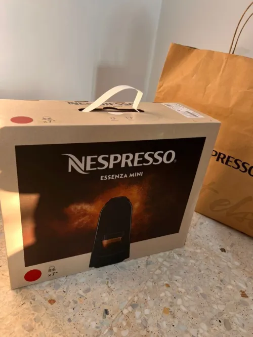 cafetiere  Nespresso Essenza 