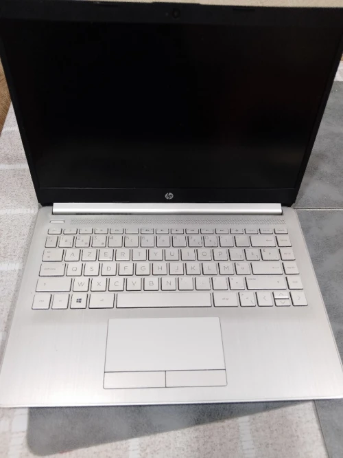 HP laptop / I5 10éme / 8Go / 256 SSD / 14"