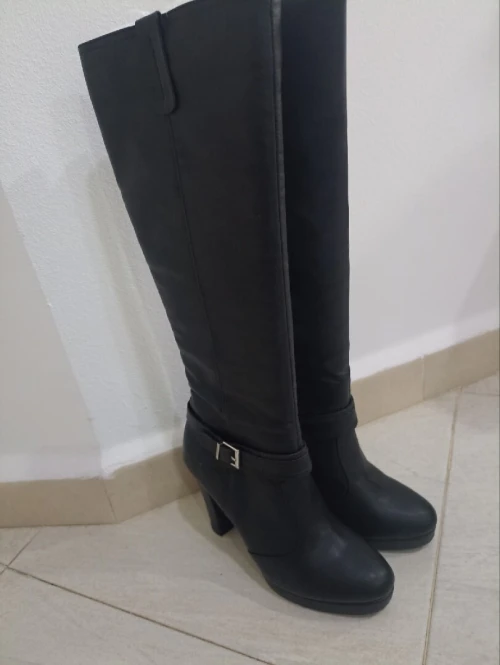 Bottes à talon en cuir taille 39
