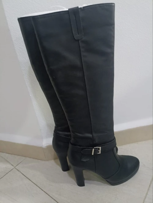 Bottes à talon en cuir taille 39
