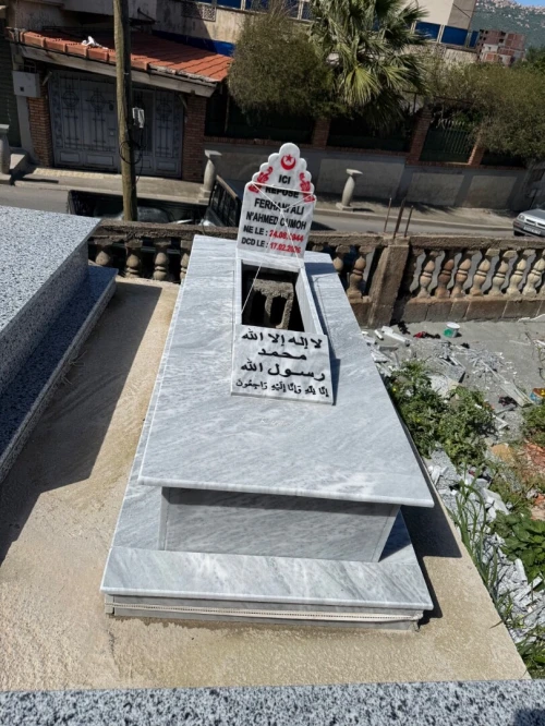 Tombe