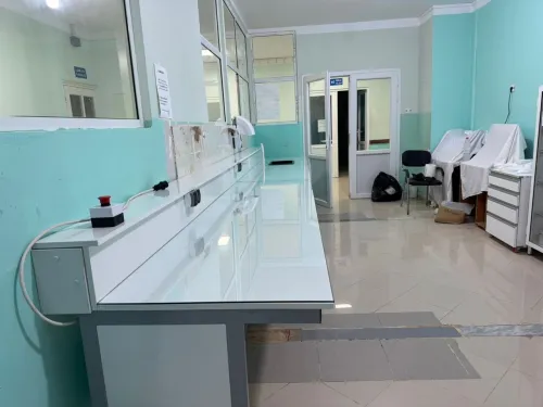 Fabrication Paillasses de laboratoire sur mesure - Qualité et durabilité garanties