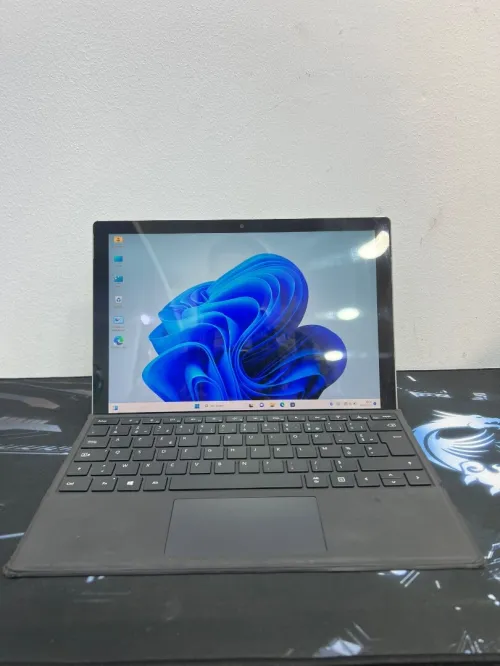 MICROSOFT SURFACE PRO 7 cpu i5 10em RAM 8gb NVME 256