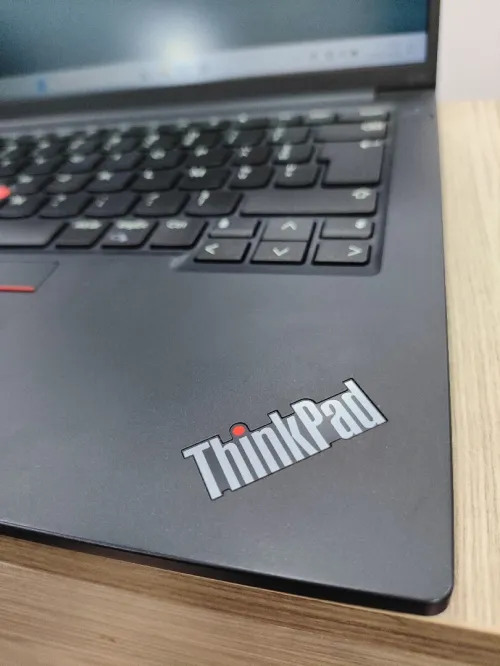 Thinkpad e14 gen5 ryzen5 7000 16gb ssd512