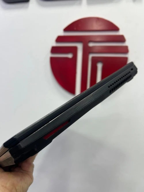 ASUS TUF GAMING RYZEN 7 3750H RAM16gb nvme512gb RTX 2060 6gb