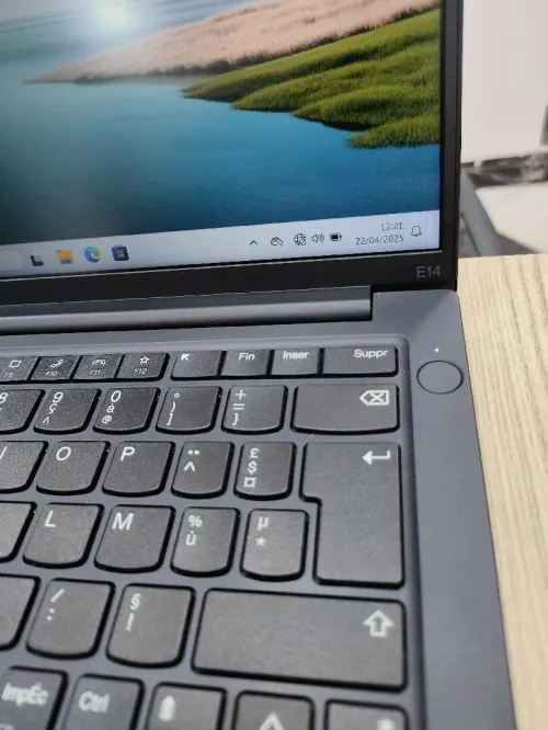 Thinkpad e14 gen5 ryzen5 7000 16gb ssd512
