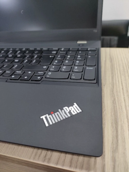 Lenovo Thinkpad t15 i5 10em 8gb ssd256