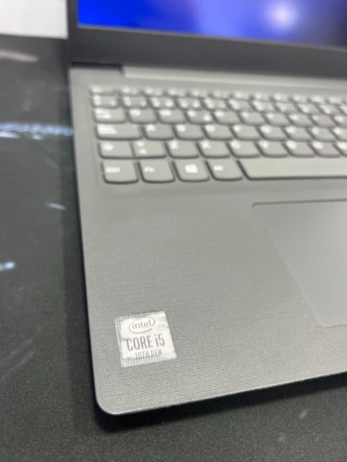 LENOVO V15 CPU I5 10em RAM 8gb ssd 256gb