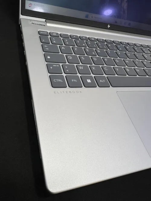 HP ELITEBOOK 640 g11 TACTILE ULTRA 5 135u ram 16gb nvme 512 cycle 17