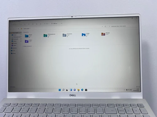 Dell inspiron 5000 ryzen 5 4500 RAM 8GB NVME 256GB AMD RADEON GRAPHICS